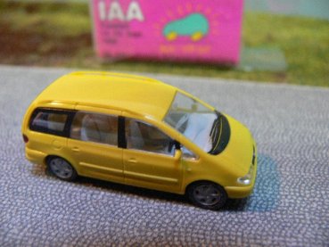 1/87 Rietze VW Sharan IAA 1995 currygelb