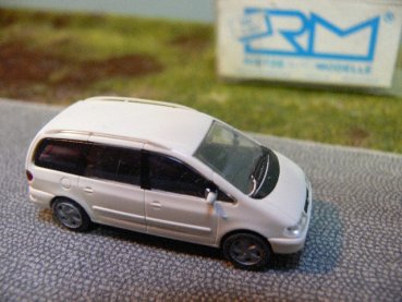 1/87 Rietze VW Sharan elfenbeinfarben 10750