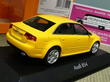 1/43 Maxichamps Audi RS4 Limousine 2004 gelb 940014600