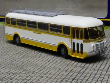 1/87 Ree Modeles Renault R4190 Bus weiß gelb SNCF CB-121