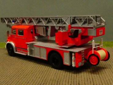 1/43 Ixo MB L 1113 DL Feuerwehr Hamburg Feuerwehr 53