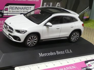 1/43 Spark MB GLA (H247) Digitalweiß