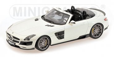 1/18 Minichamps Brabus 700 Biturbo Roadster 2013 perlweiss