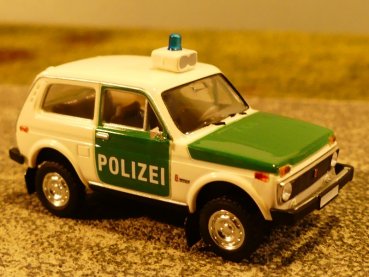 1/87 Brekina Lada Niva Polizei 27214