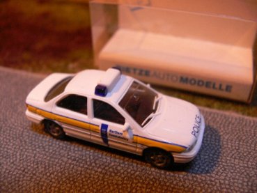 1/87 Rietze Ford Mondeo Stufenheck Police GB 50577