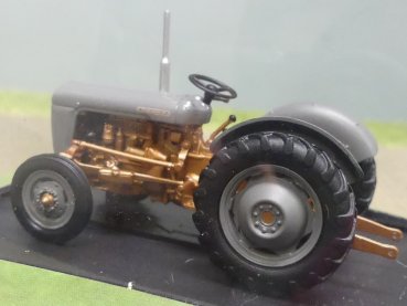 1/43 Atlas Massey Ferguson FE 35 1956