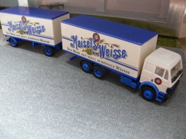 1/87 Herpa MB SK Maisel's Weisse Koffer-Hängerzug