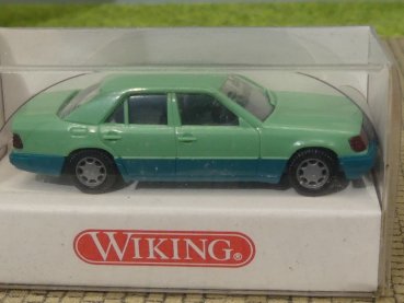 1/87 Wiking MB 320 E hellgrün/grün 153 02