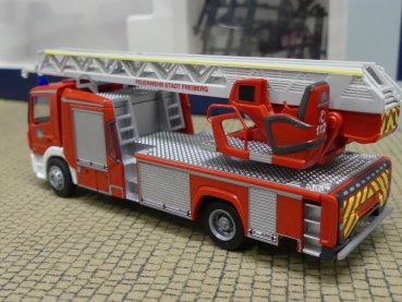 1/87 Rietze Magirus DLK 32 Feuerwehr Freiberg 71670