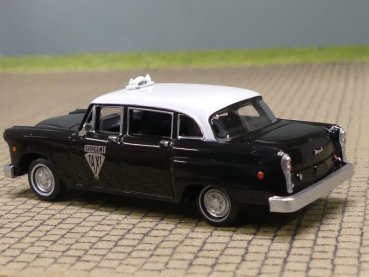 1/87 Brekina Checker Cab Sargent Winniepeg 58933