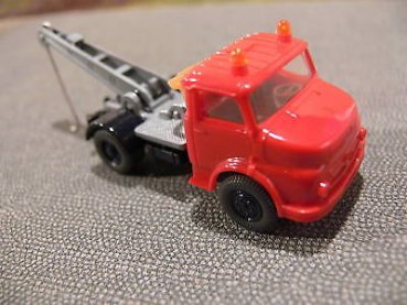 1/87 Wiking MB 1413 Kurzhauber Abschleppwagen rot