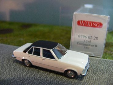 1/87 Wiking Opel Commodore B weiß Dach schwarz 0796 02