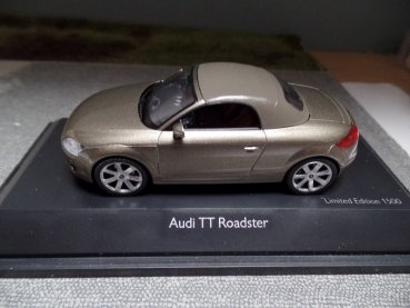 1/43 Schuco Audi TT Roadster mit Softtop dakkarbeige 04784