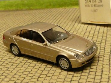 1/87 Wiking MB E- Klasse bronzemetallic 219 04