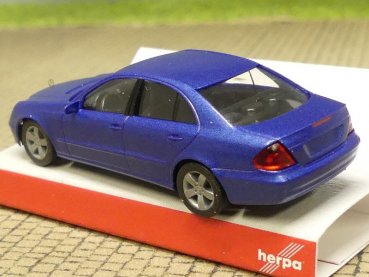 1/87 Herpa MB E - Klasse blau metallic 033176