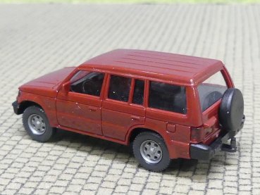 1/87 Wiking Mitsubishi Pajero dunkelrot 263 02