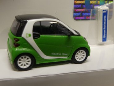 1/87 Busch Smart Fortwo Coupe ElectricDrive grün 46225