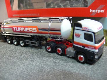 1/87 Herpa MB Actros Chromtank-Sattelzug Turners ( GB ) 306720