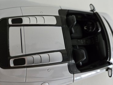 1/18 I-Scale Audi R8 Spyder V10 Suzukagrau