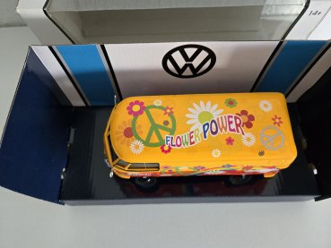 1/24 Motor Max VW T1 Flower Power 79563