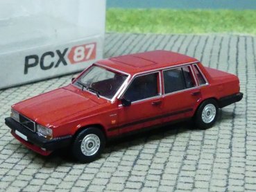 1/87 PCX Volvo 740 rot 870108