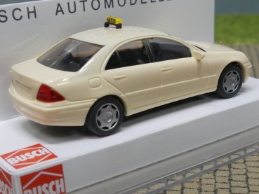 1/87 Busch MB C-Klasse Taxi beige 49104