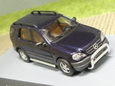 1/87 Busch MB ML 320 nachtblau metallic