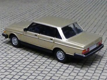 1/87 PCX Volvo 240 beige metallic 870417