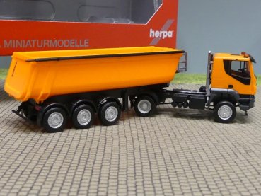 1/87 Herpa Iveco Trakker Schmitz Cargobull Kippsattelzug mit Stahlmulde kommunalorange 315111