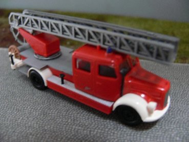 1/87 Brekina MB 311 Feuerwehr DL Drehleiter Chassis weiß