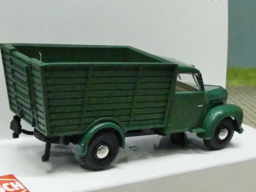 1/87 Busch Framo V901/2 Tiertransporter grün 52099