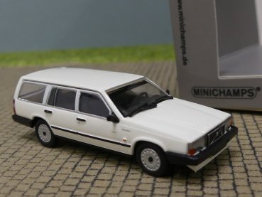 1/87 Minichamps Volvo 740 GL Break 1986 weiß 870 171714