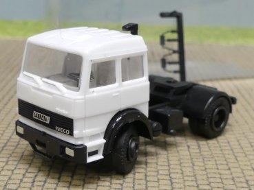 1/87 Herpa IVECO FIAT Zugmaschine 2achs weiss mit Lenkung