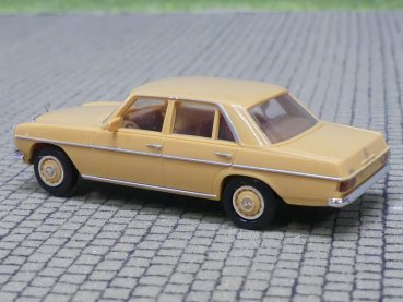 1/87 Brekina MB /8 beige, Felgen in Wagenfarbe