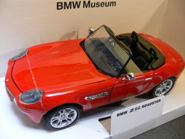 1/24 Motor Max BMW Z8 Roadster rot BMW Museum 73257