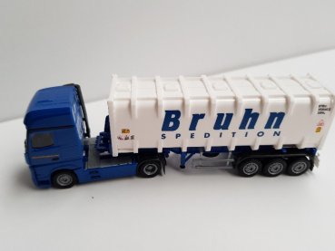 1/87 Herpa MB Actros Giga Bulkcontainer-Sattelzug Bruhn 307796