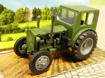 1/87 Mehlhose Traktor Pionier RS01 dunkelgrün 210006402