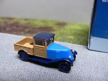 1/87 Rietze Renault NN beige/blau