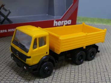 1/87 Herpa MB SK Kipper gelborange 143189