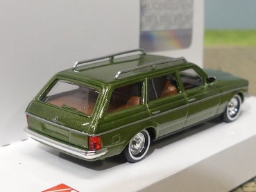 1/87 Busch MB W123 Old School 46812