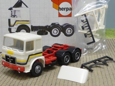 1/87 Herpa MAN F80 Zugmaschine 3achs hellelfenbein 818276