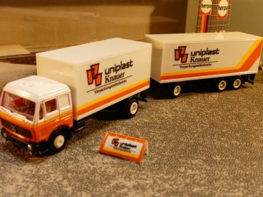 1/87 Herpa MB NG Uniplast Knauer Koffer Hängerzug #309