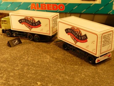 1/87 Herpa Albedo MAN F 90 Wäger Schlütter Bratwurst Nürnbeg Koffer HZ 297062