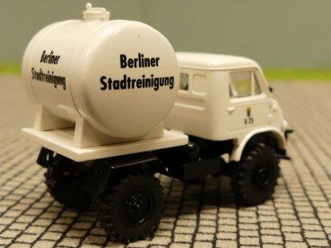 1/87 Brekina Unimog 402 Berliner Stadtreinigung Pritsche mit Tank 39056