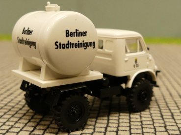 1/87 Brekina Unimog 402 BSR Berliner Stadtreinigung Pritsche mit Tank 39056