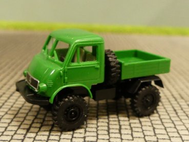 1/87 Brekina Unimog 402 Pritsche resedagrün/schwarz 39062