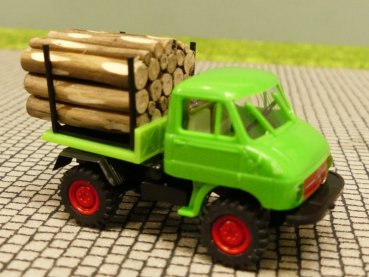 1/87 Brekina Unimog 411 hellgrün, Felgen rot, mit Holzladung 39026