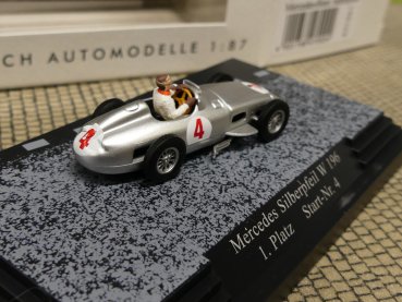 1/87 Busch MB Silberpfeil + Fahrerfigur J.Fangio 47002