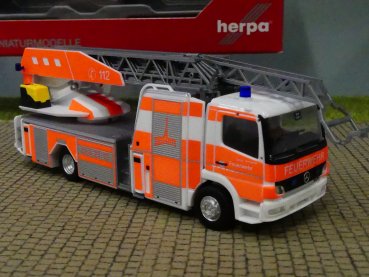 1/87 Herpa MB Atego `10 Rosenbauer Drehleiter Feuerwehr Kassel 096119