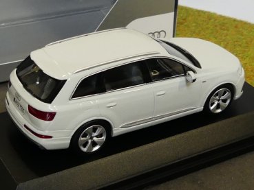 1/43 Spark Audi Q7 gletscherweiß 023664